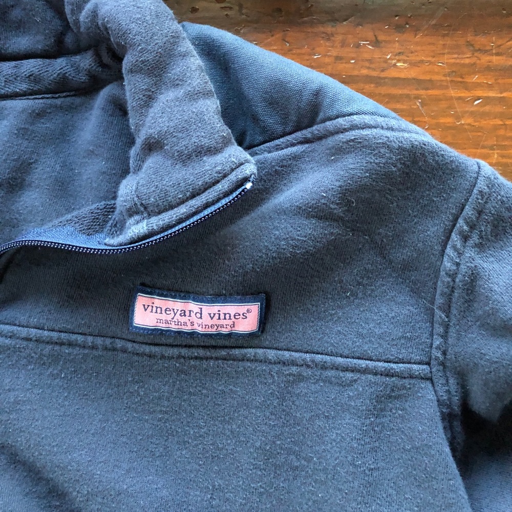 Boys lg Vineyard Vines sweatshirt